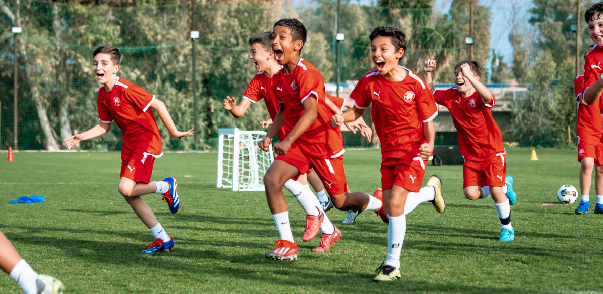 Train on Natural Grass at La Academia